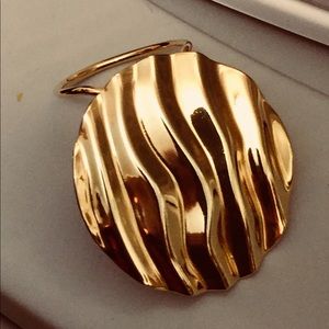 Jeri-Lou vintage gold scarf clip